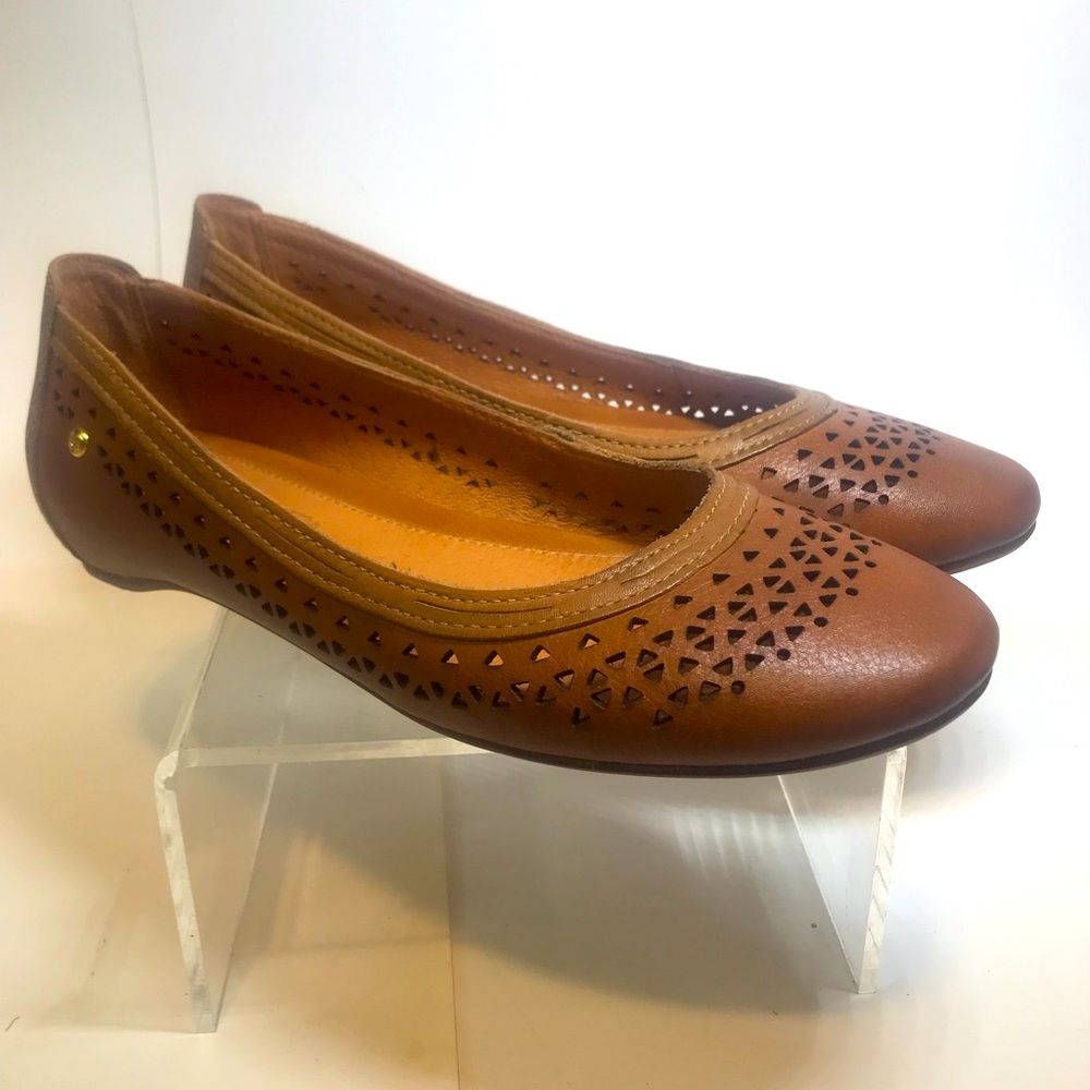 Pikolinos Leather Flats Detailed sz38/7-7.5  MEDIUM WIDTH